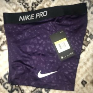 Small Nike pro shorts